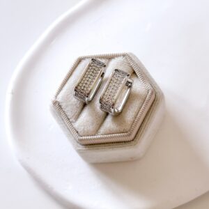 Kolczyki szerokie owale cyrkonie w kolorze srebrnym