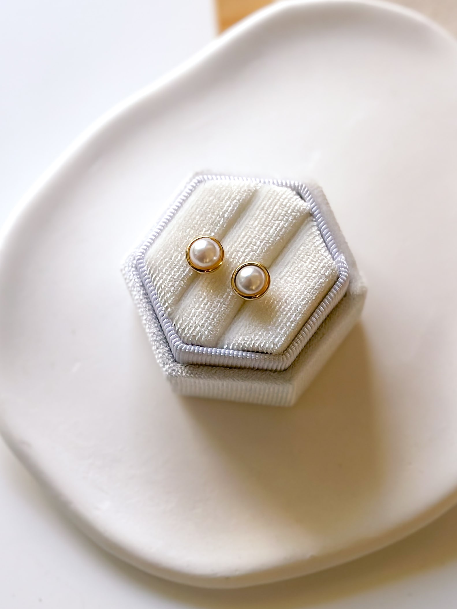 Kolczyki perły oprawa - obrazek 2