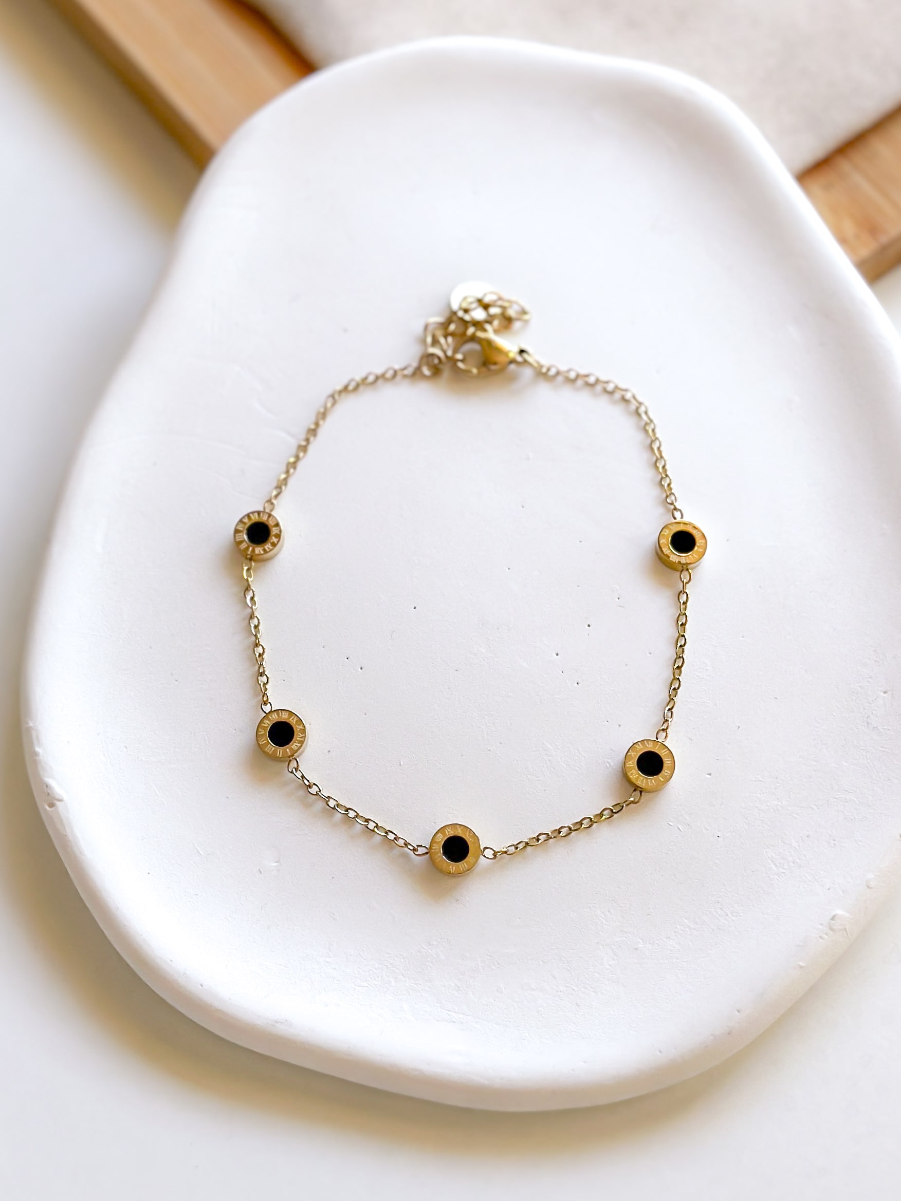 Bransoletka zawieszki czarna masa emaliowana - obrazek 2