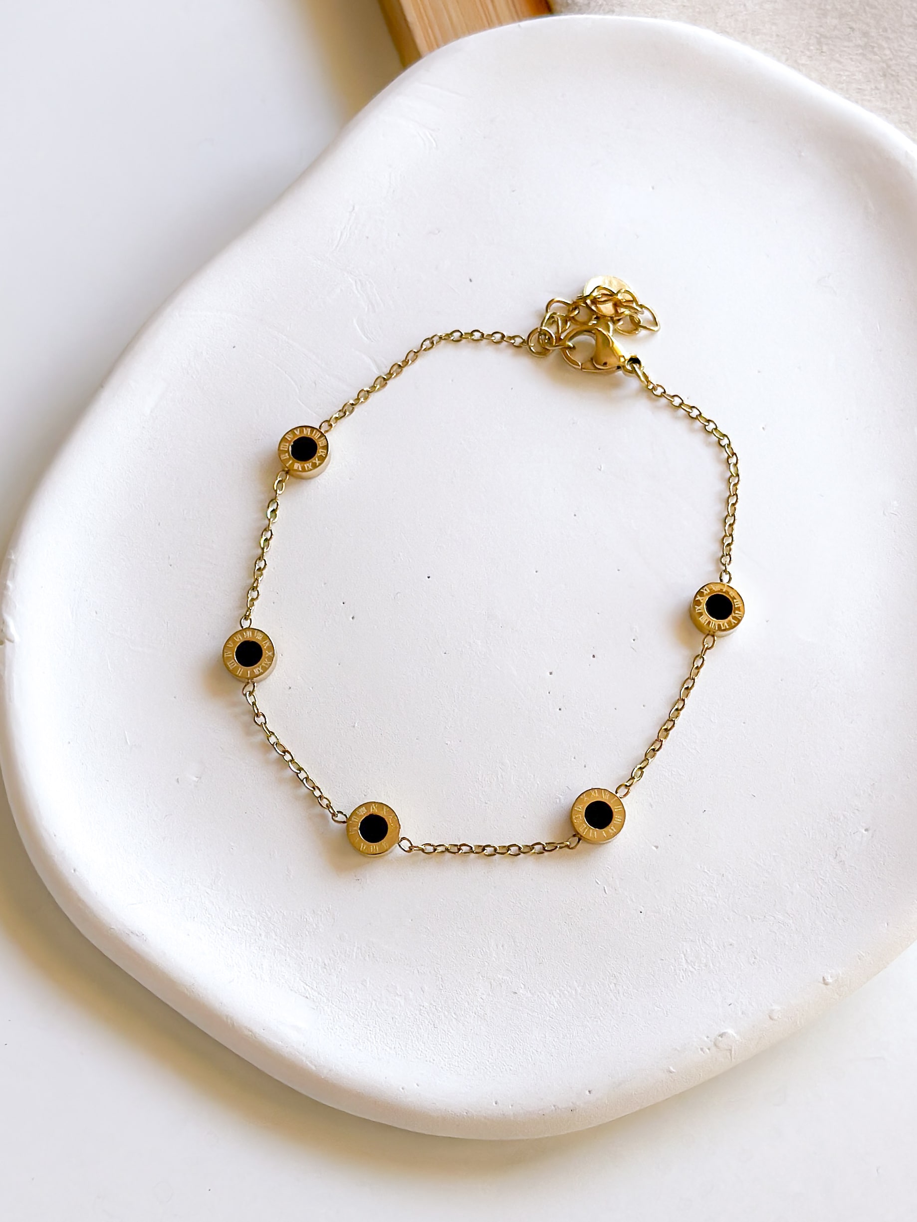 Bransoletka zawieszki czarna masa emaliowana