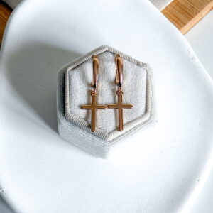 Kolczyki wiszące krzyżyki