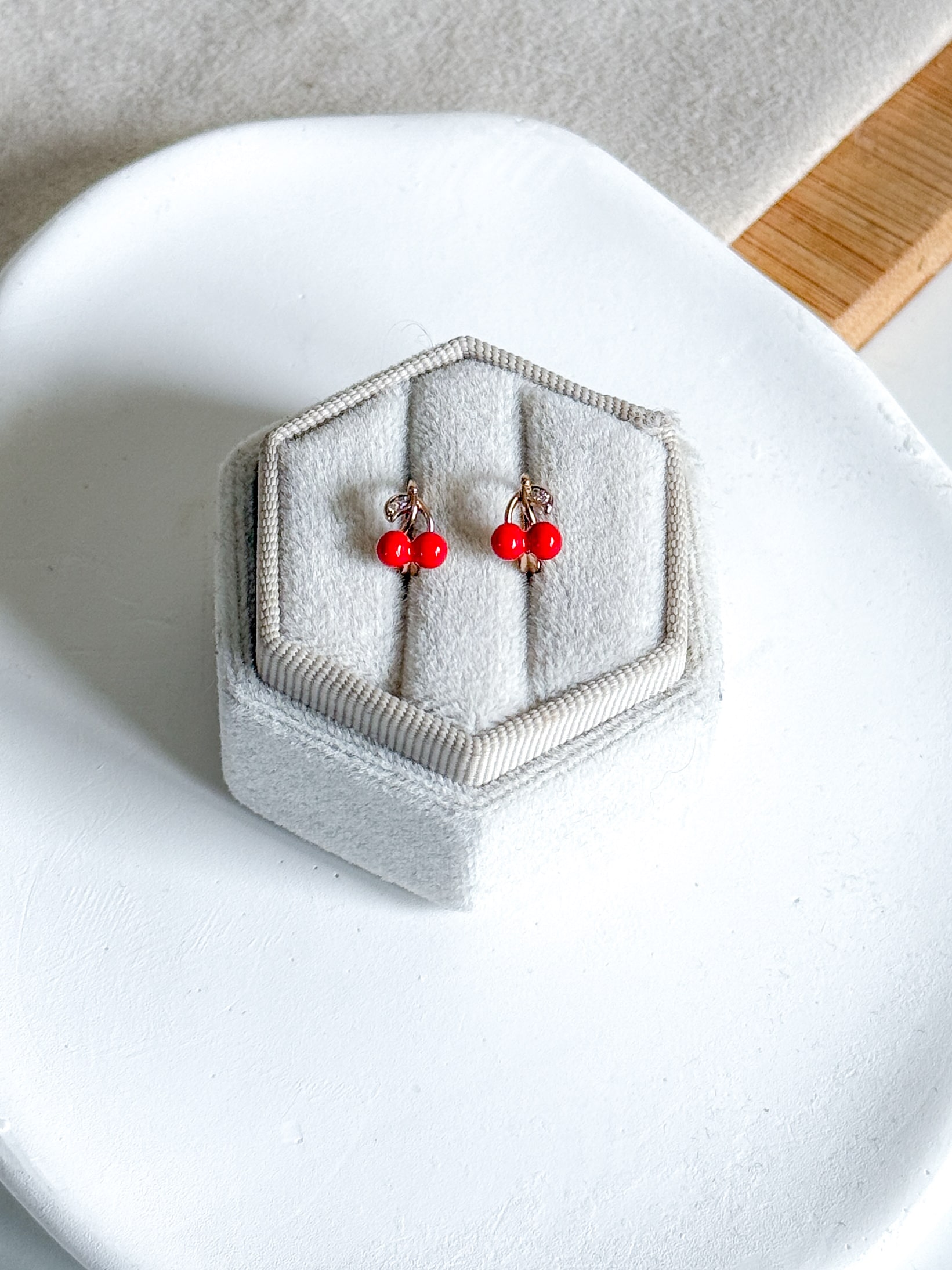 Kolczyki wisienki małe emaliowane