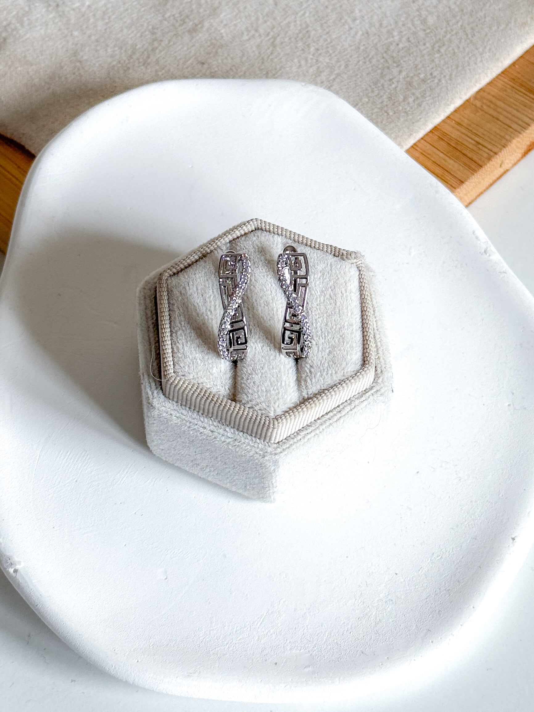 Kolczyki grecki wzór w kolorze srebrnym