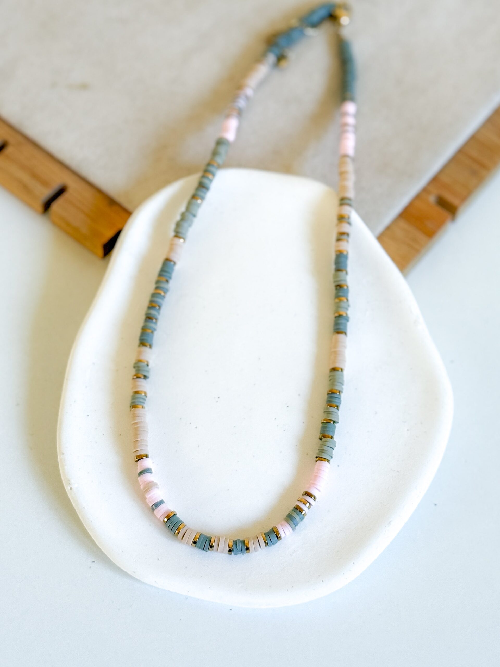 Naszyjnik przekładki silikonowe różowe i szare - obrazek 2