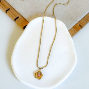 Ręcznie wykonany naszyjnik kwiatek kamień jadeit różowy