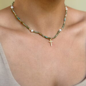 Naszyjnik choker kamienie zieleń perły krzyżyk