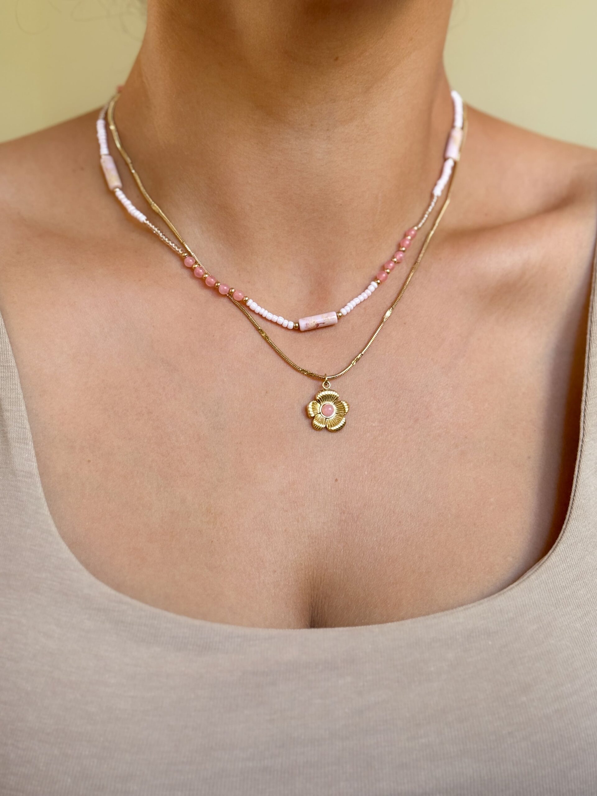 Ręcznie wykonany naszyjnik kwiatek kamień jadeit różowy - obrazek 2