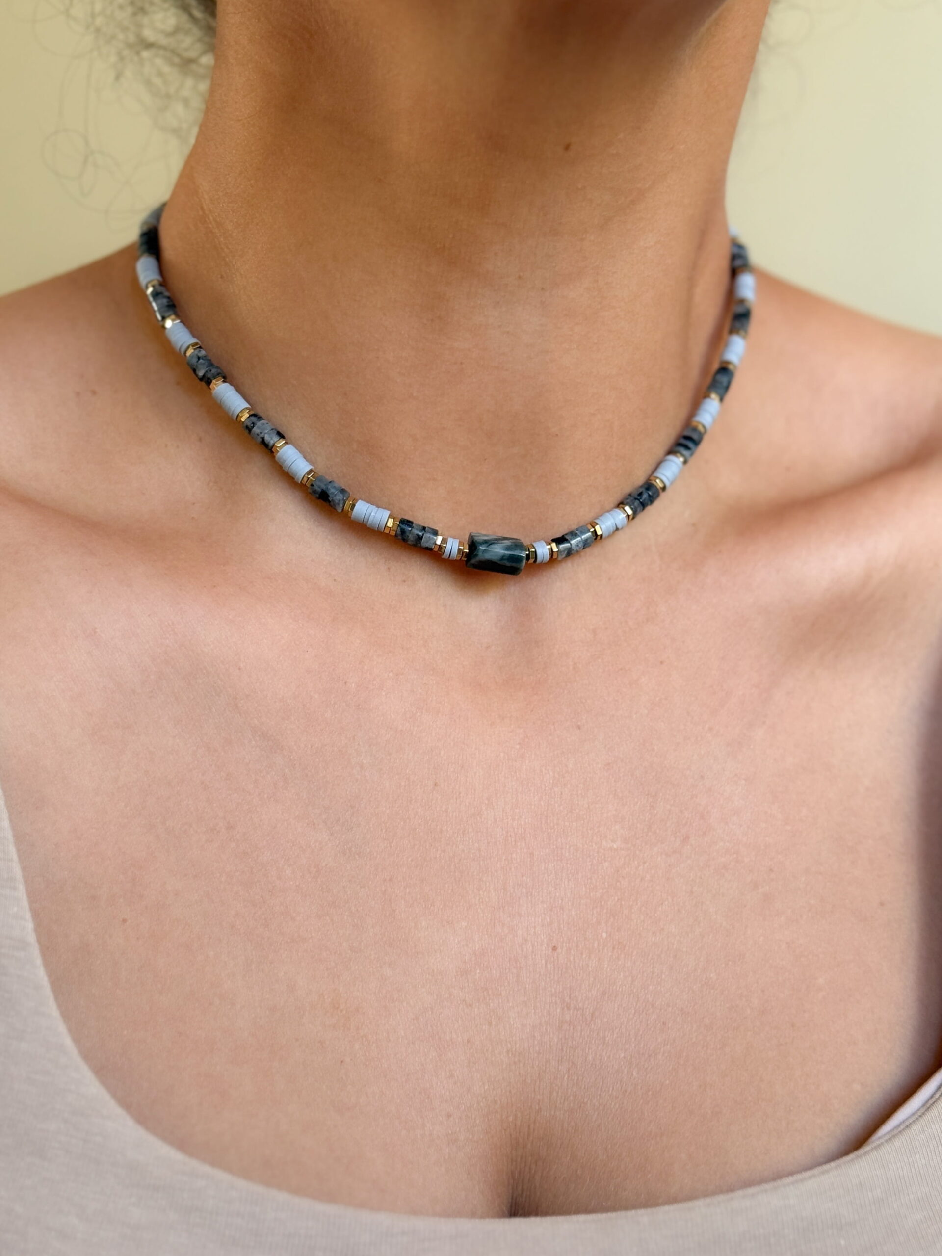 Naszyjnik choker kamień Labradoryt szary