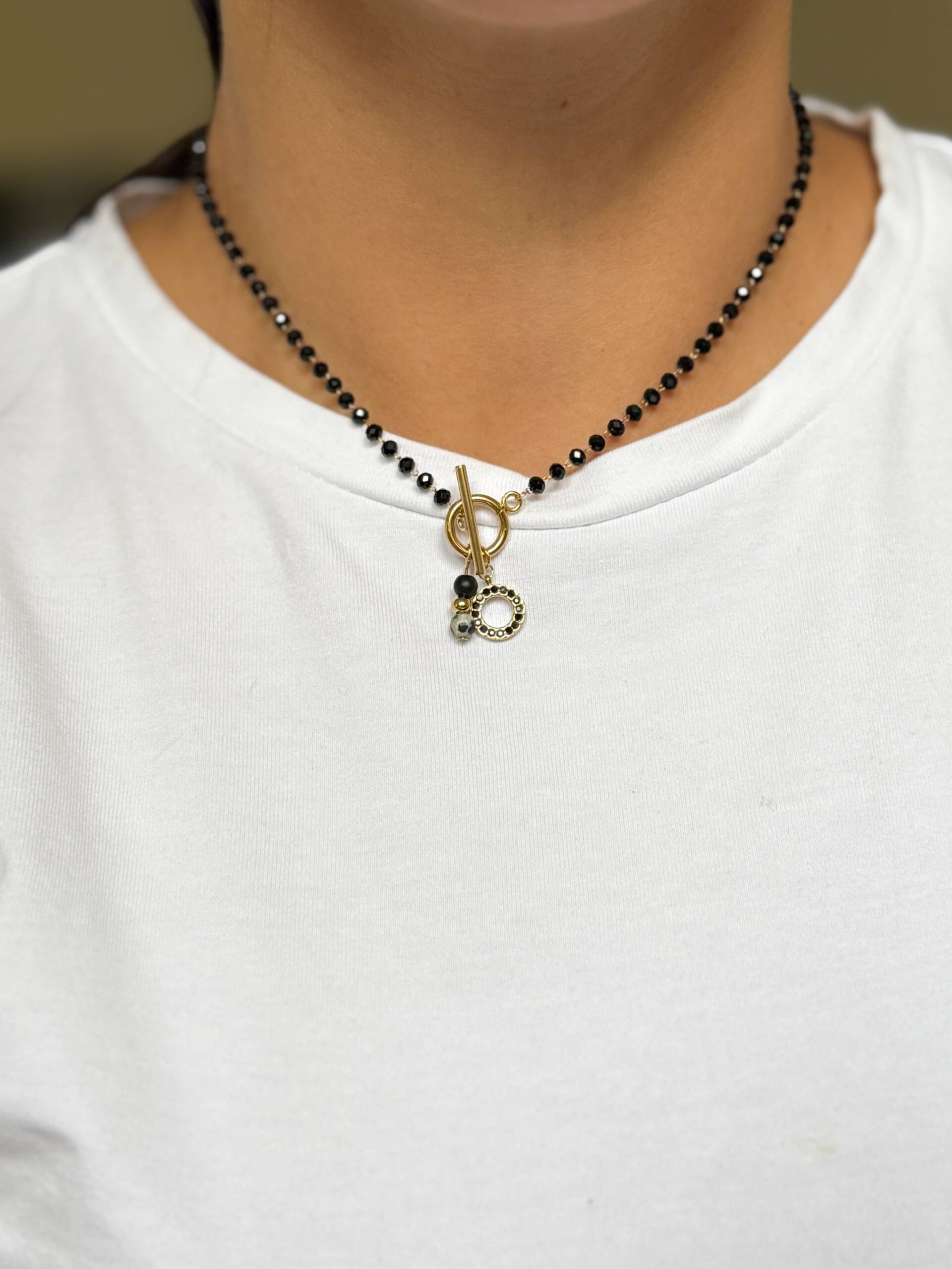 Ręcznie wykonany naszyjnik czarne koraliki jaspis dalmatyński okrąg - obrazek 3