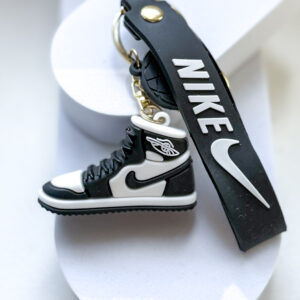 Brelok but czarny no.1