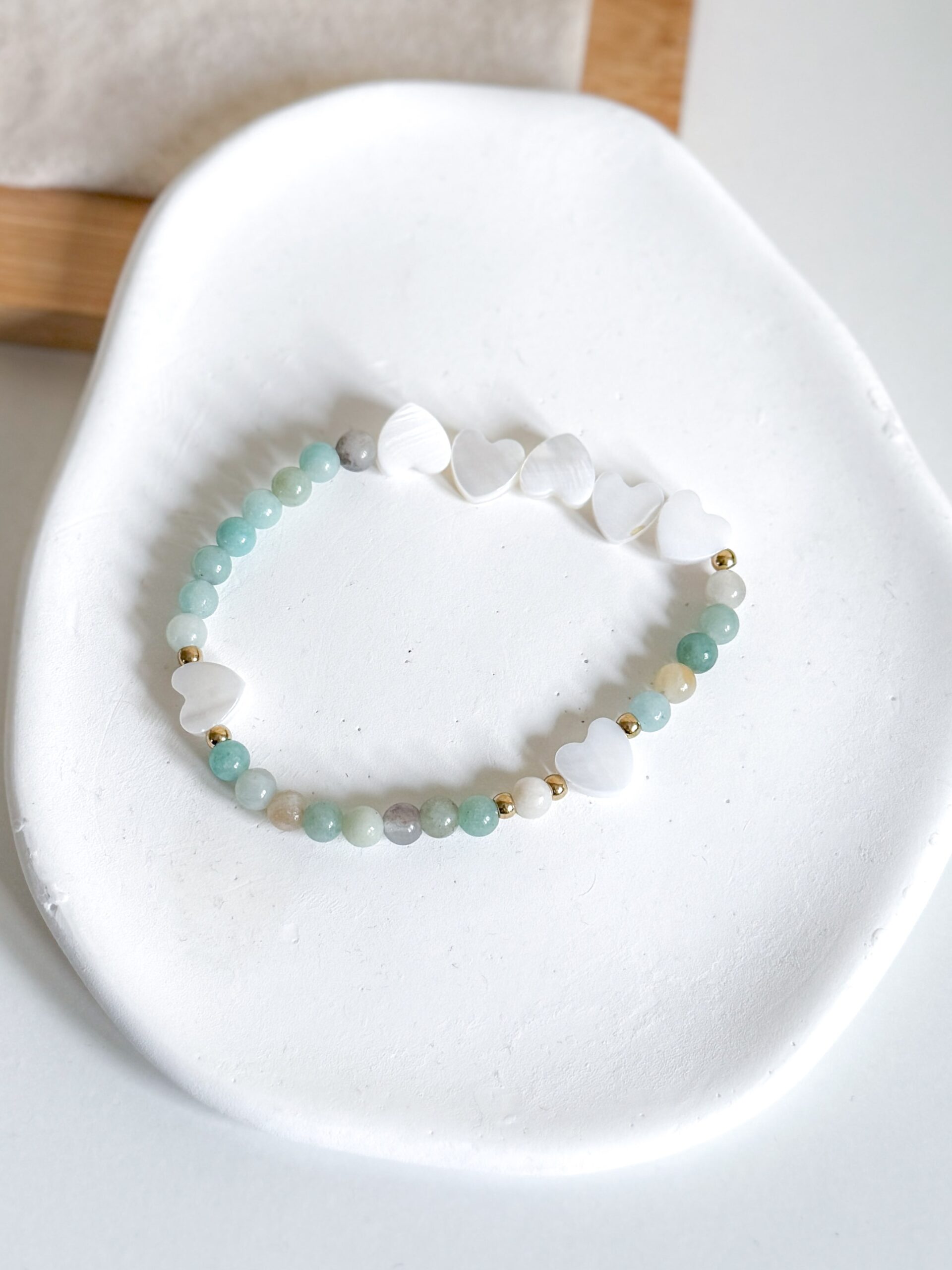 Bransoletka na gumce ręcznie robiona amazonit serca - obrazek 2