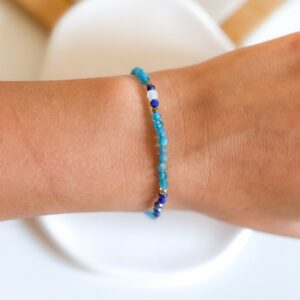 Bransoletka na gumce ręcznie robiona kamienie Apatyt