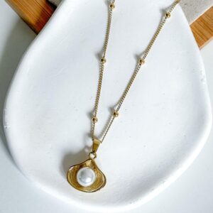 Naszyjnik perła w muszli