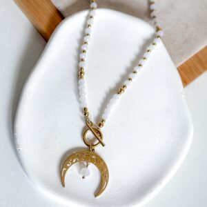 Naszyjnik koraliki białe duży ażurowy księżyc