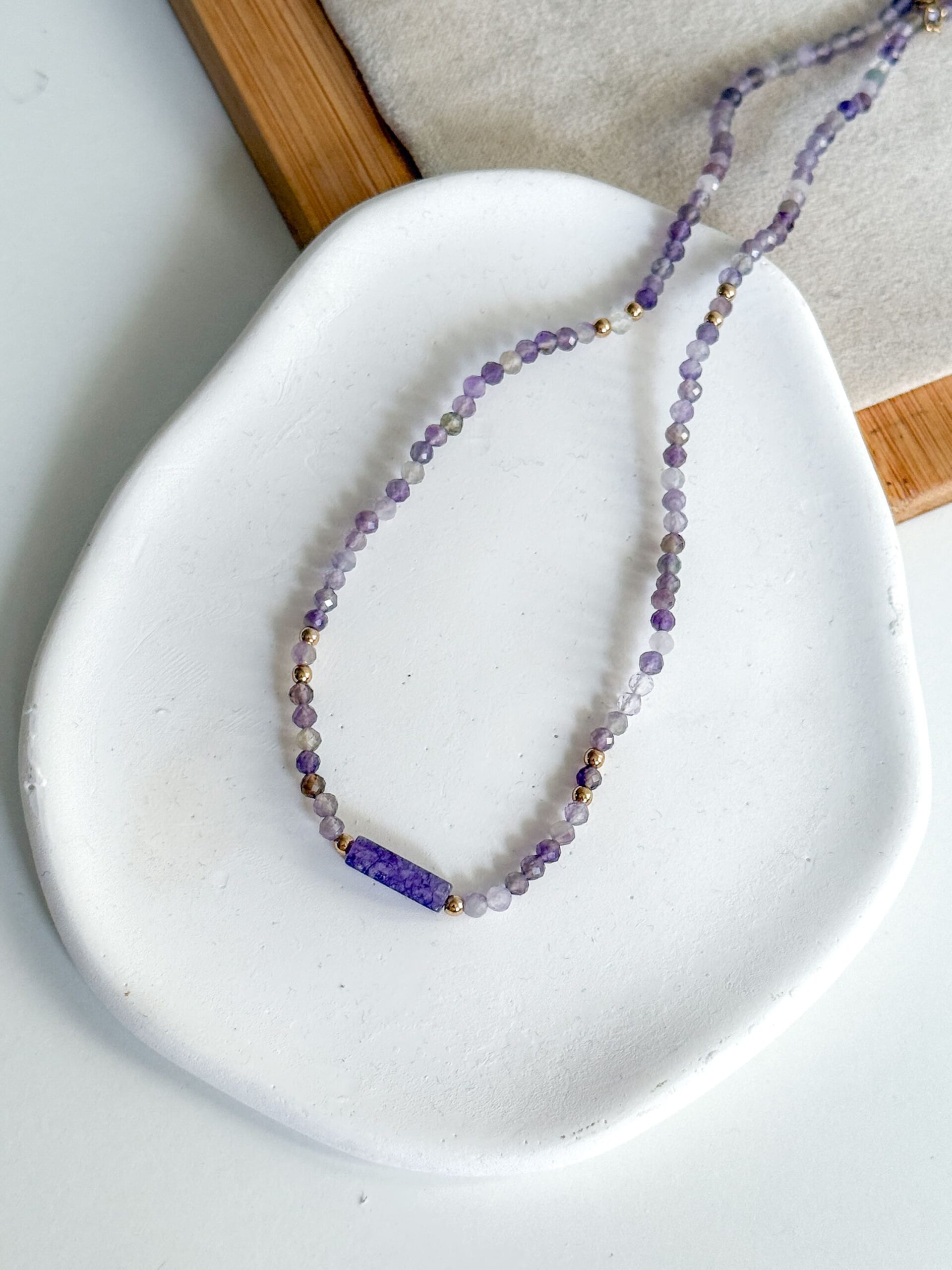 Naszyjnik choker ręcznie wykonany kamień ametyst fasetowany