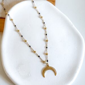 Naszyjnik czarne kulki emaliowane ażurowy księżyc