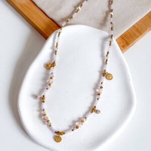 Naszyjnik różowy kwarc zawieszki kwiatki