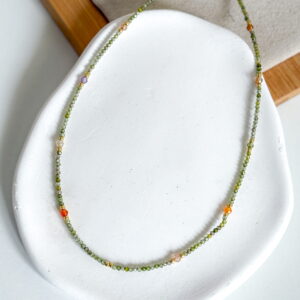 Naszyjnik choker delikatny zieleń i agaty kolorowe