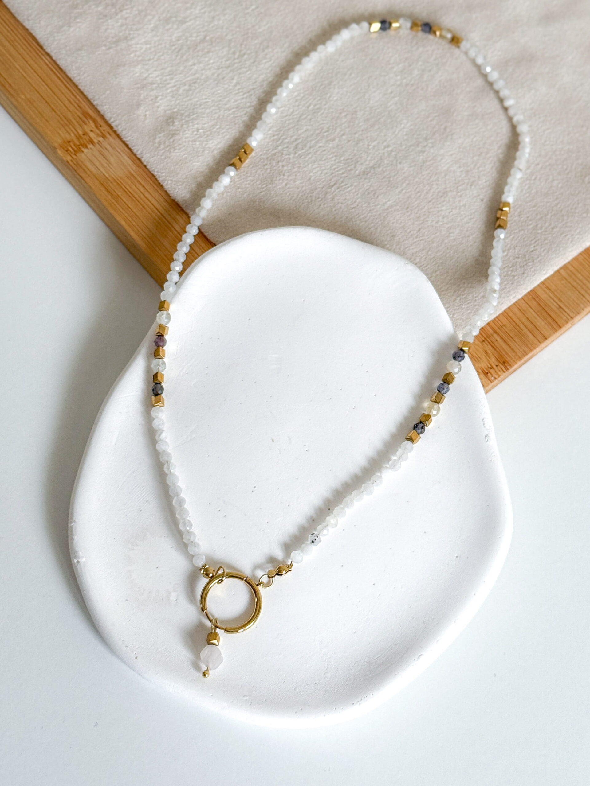 Naszyjnik choker ręcznie wykonany kamień księżycowy, tanzanit i cytryn - obrazek 2