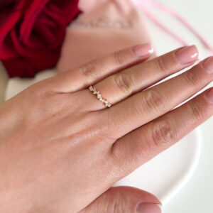 Kolekcja walentynkowa- pierścionek kryształki subtelne