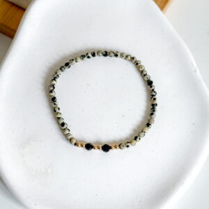 Bransoletka na gumce jaspis dalmatyński i turmalin czarny