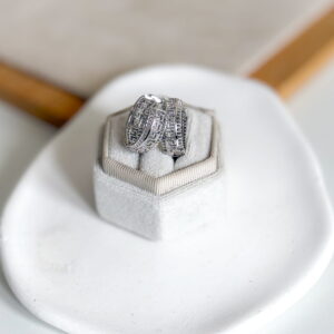 Kolczyki kółka grecki wzór szerokie w kolorze srebrnym