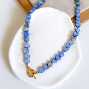 Naszyjnik z serc chabrowych